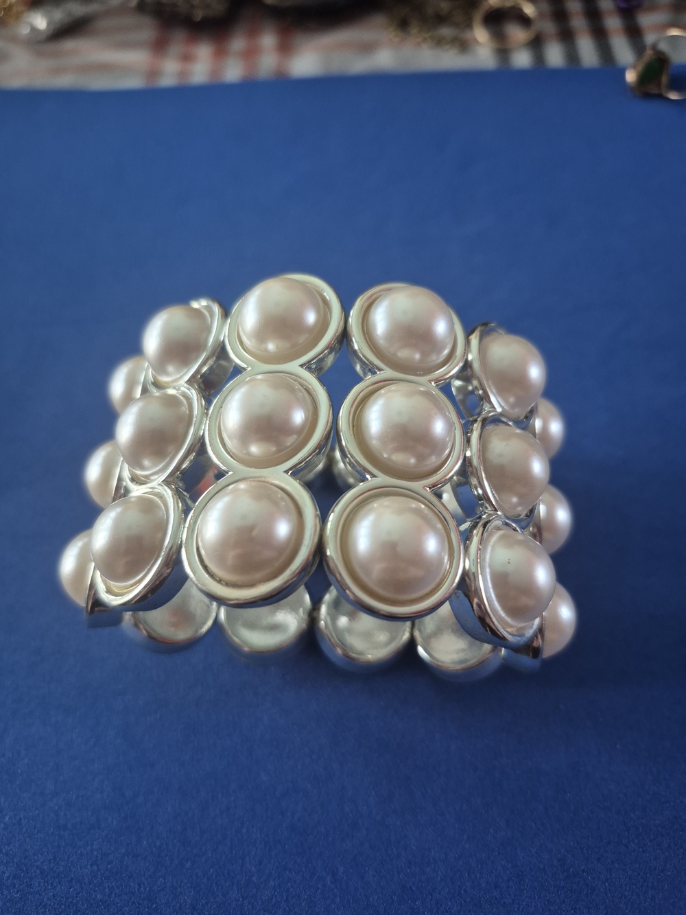 Pearl Cluster Stretch Bracelet - Silver Tone
